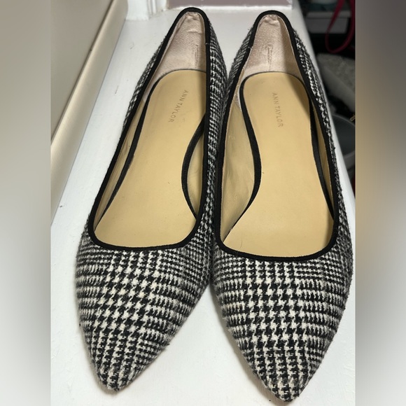 Ann Taylor EUC 8 & 1/2 - Black & White Tweed Print Leather Pumps - Picture 2 of 13